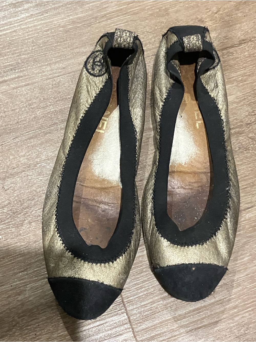 Chanel Metallic Gold Black Ballet Flats 38